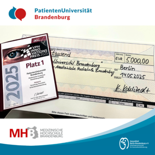 Urkunde und Scheck des VPH-Preises